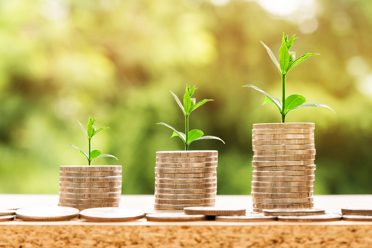 Pay Off Debt Calculator: Should You Invest or Pay Debt?
